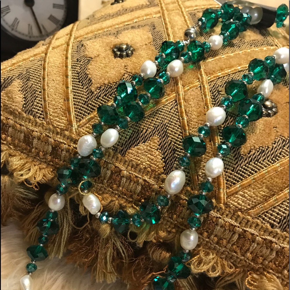 Green glass/freshwater pearl necklace!